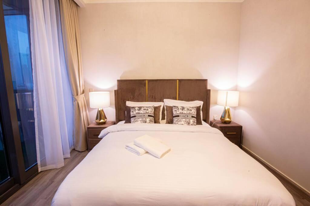 Magnificent 2 Bedroom With Stunning Burj Khalifa View Dubaï Extérieur photo